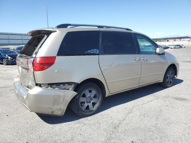 2004 Toyota Sienna XLE