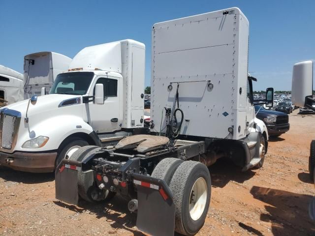 2017 Kenworth T680 Semi Truck