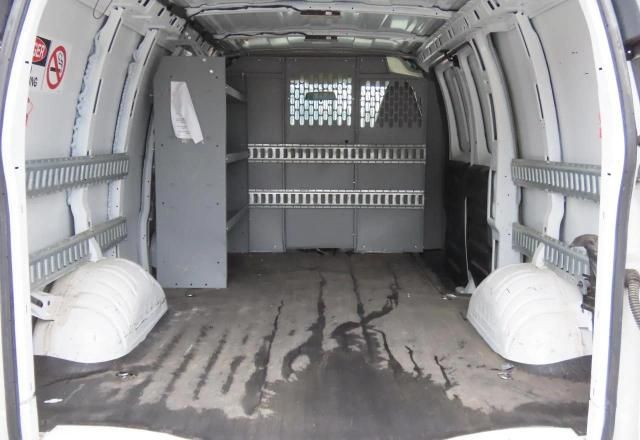 2022 Chevrolet Express G2500
