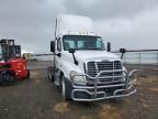 2015 Freightliner Cascadia 125 Semi Truck