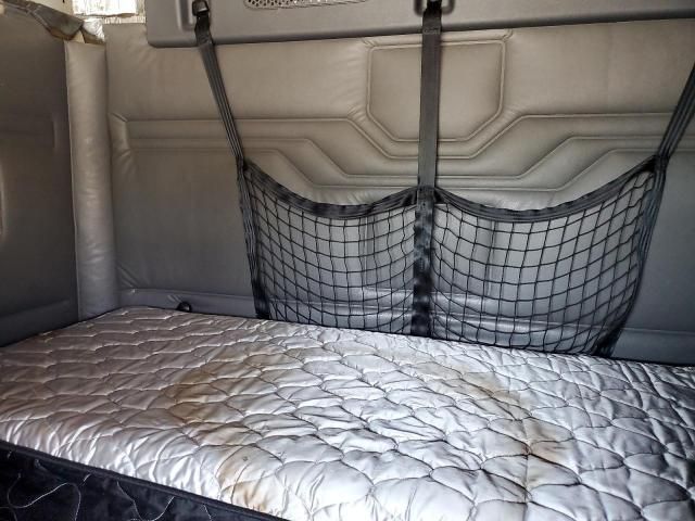2018 Freightliner Cascadia 113