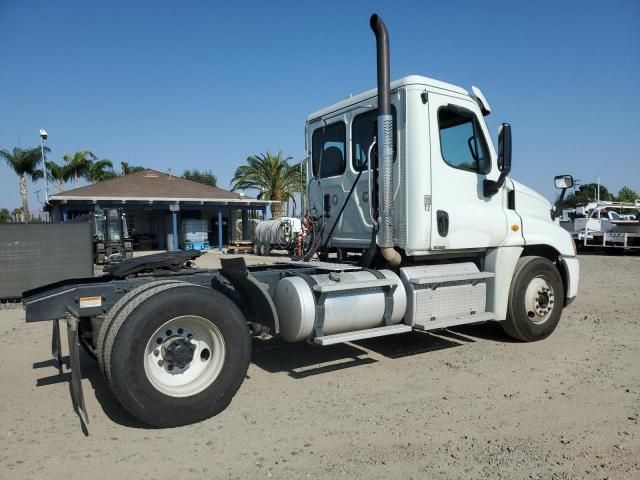 2013 Freightliner Cascadia 125 Semi Truck