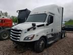 2019 Freightliner Cascadia 126 Semi Truck