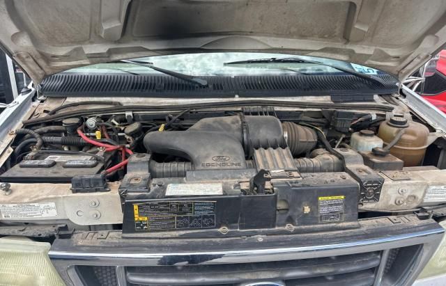 2005 Ford Econoline E450 Super Duty Cutaway Van