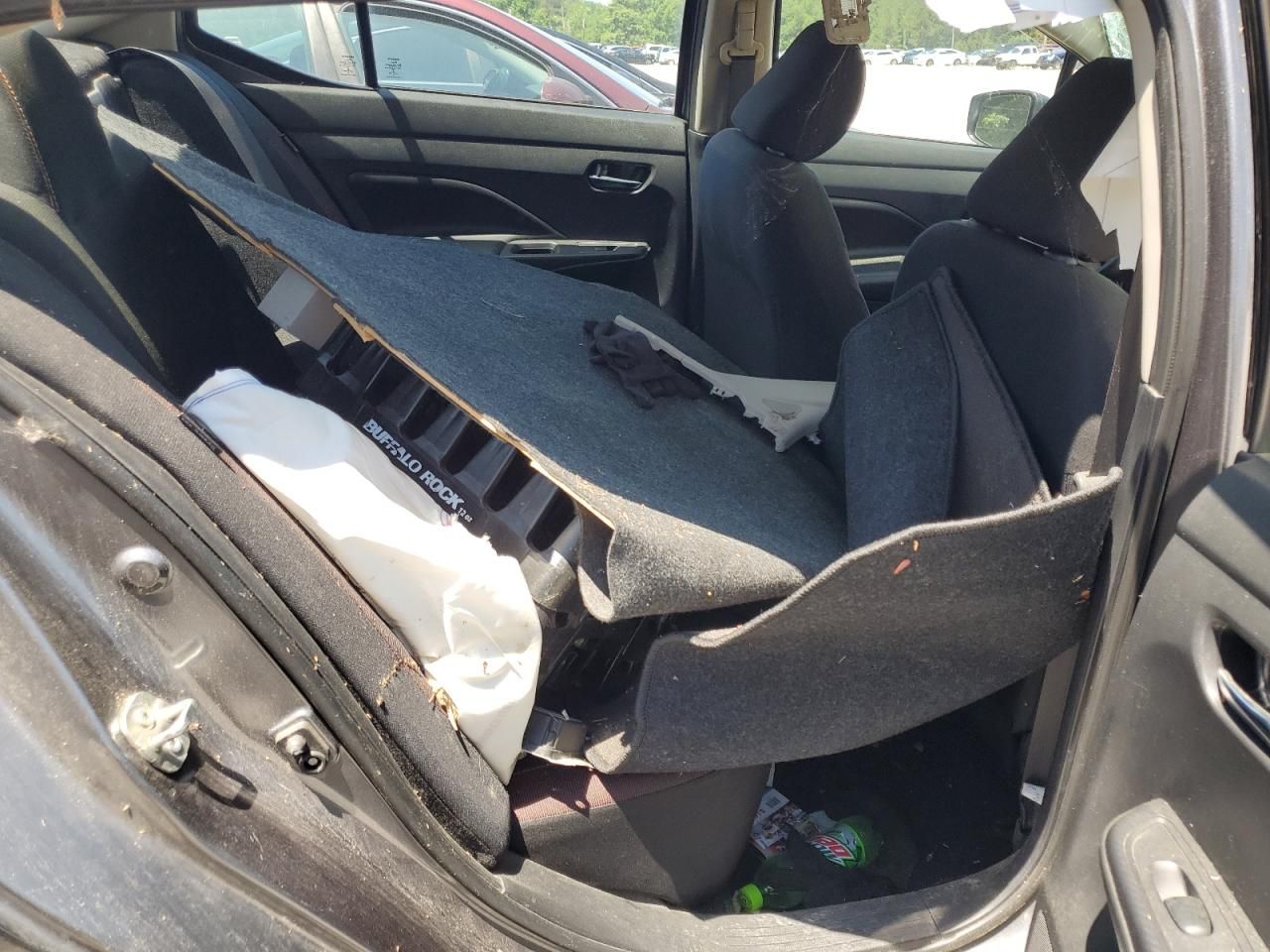 2021 Nissan Versa SR