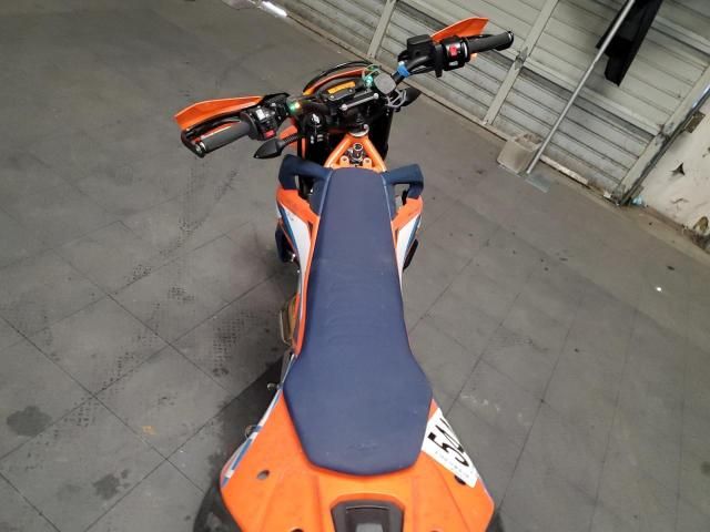 2023 KTM 690 SMC R