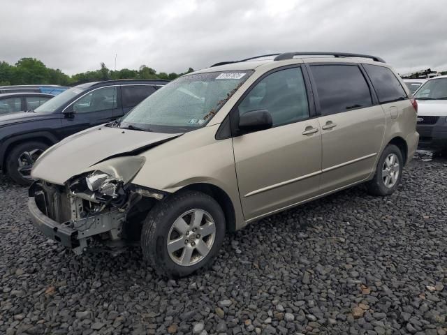 2005 Toyota Sienna CE