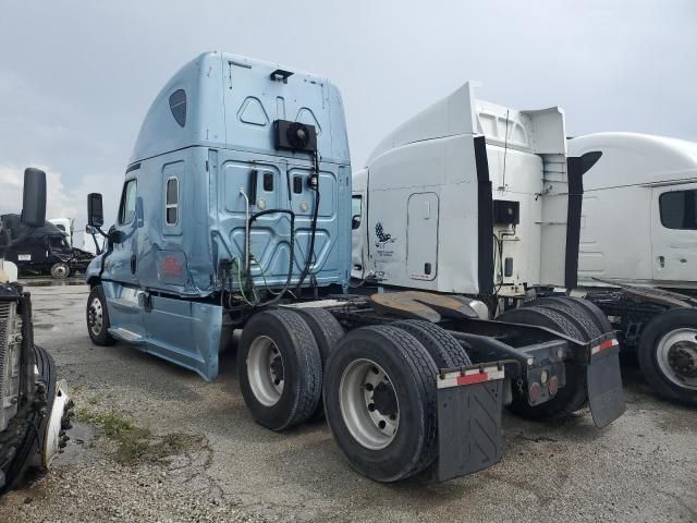 2015 Freightliner Cascadia 125 Semi Truck