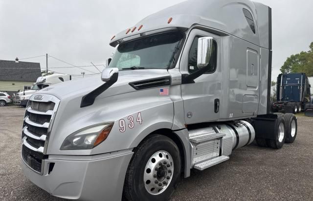 2019 Freightliner Cascadia 126