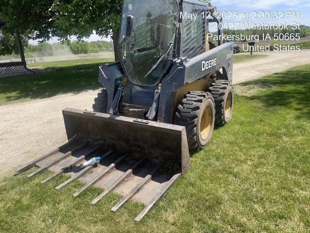 2012 John Deere 320