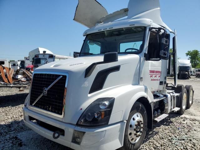 2016 Volvo VNL Semi Truck