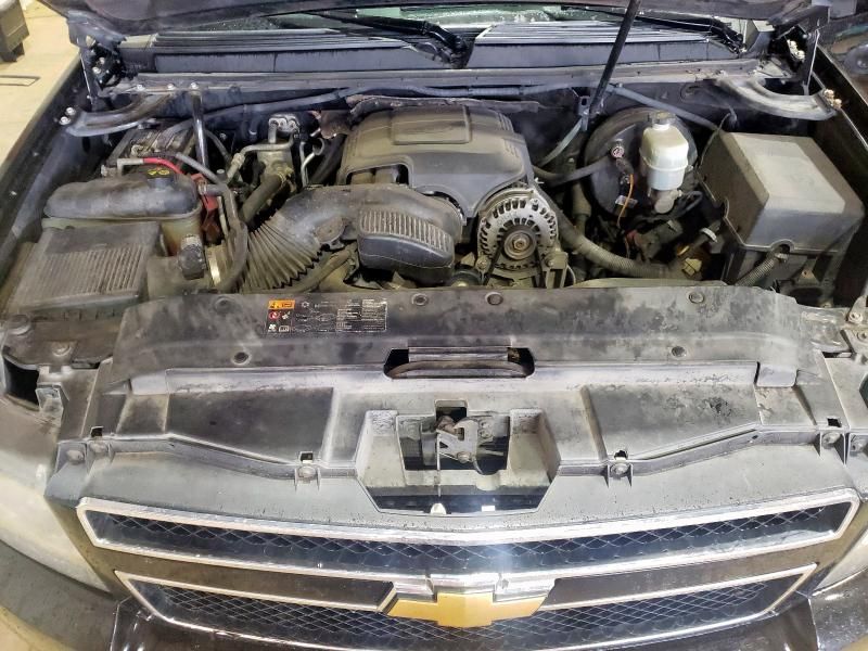 2014 Chevrolet Suburban C1500 LT