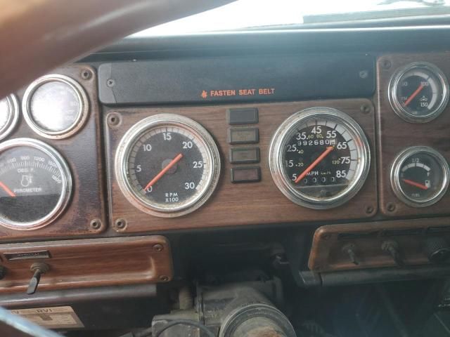 2006 Freightliner Conventional FLD132 XL Classic