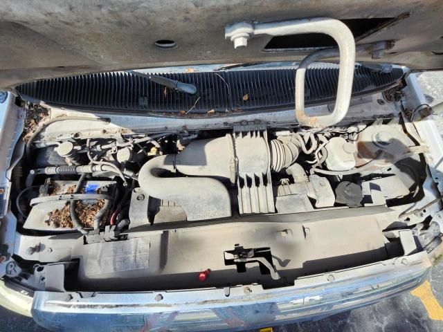 2012 Ford Econoline E450 Super Duty Cutaway Van