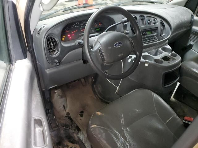 2005 Ford Econoline E350 Super Duty Cutaway Van