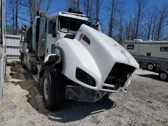 2015 Kenworth T400 Hydrovac Truck