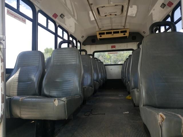 2008 Ford Econoline E450 Super Duty Cutaway Van