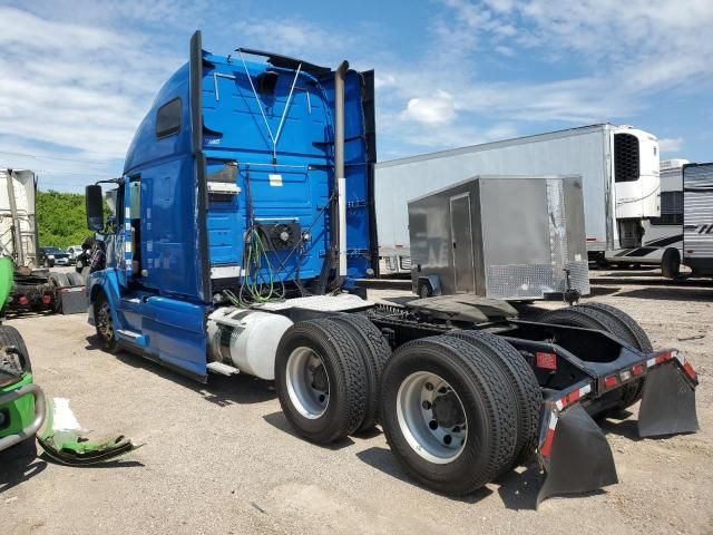 2015 Volvo VNL Semi Truck