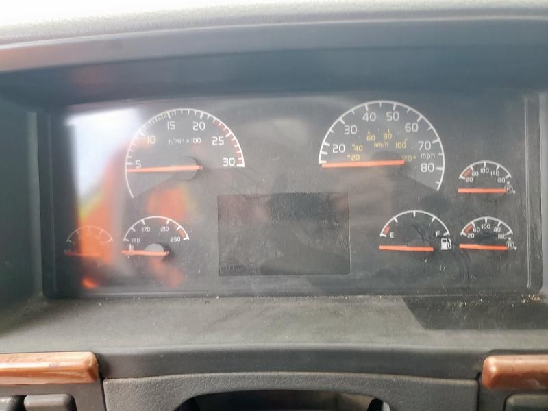 2007 Volvo VNL Semi Truck