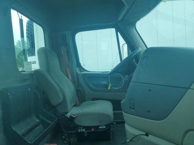 2016 Freightliner Cascadia 113 Semi Truck