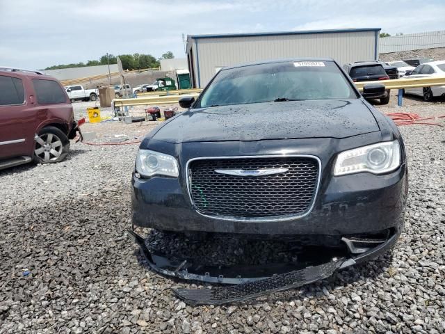 2018 Chrysler 300 Touring