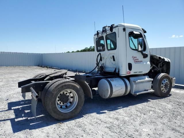 2015 Freightliner Cascadia 125 Semi Truck