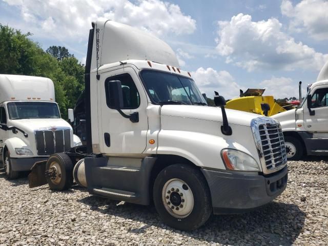 2016 Freightliner Cascadia Semi Truck