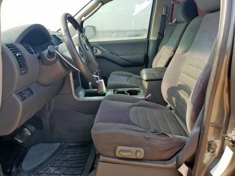 2005 Nissan Pathfinder LE