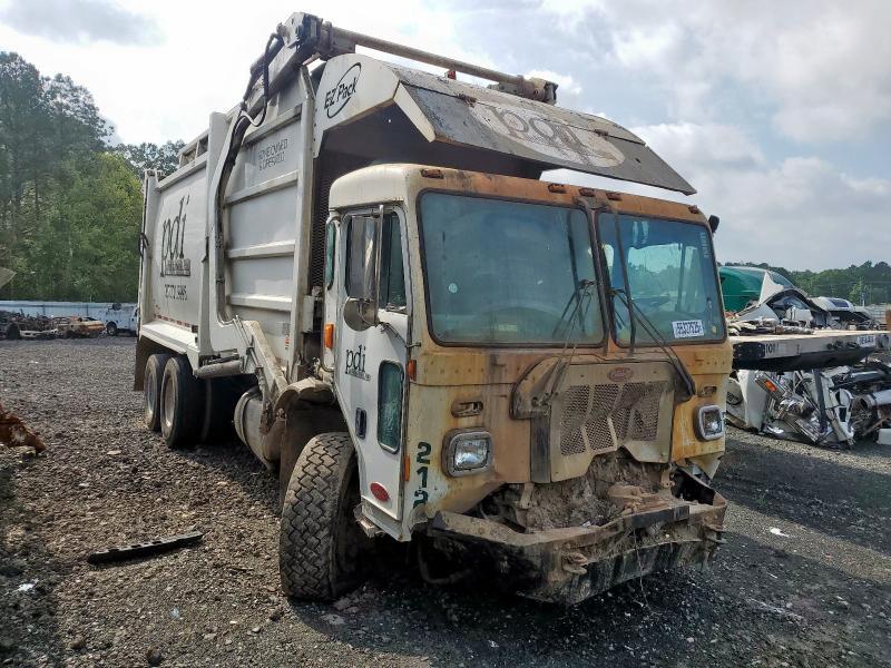 2020 Peterbilt 520 Refuse Truck