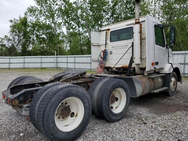 2007 Volvo VNL Semi Truck