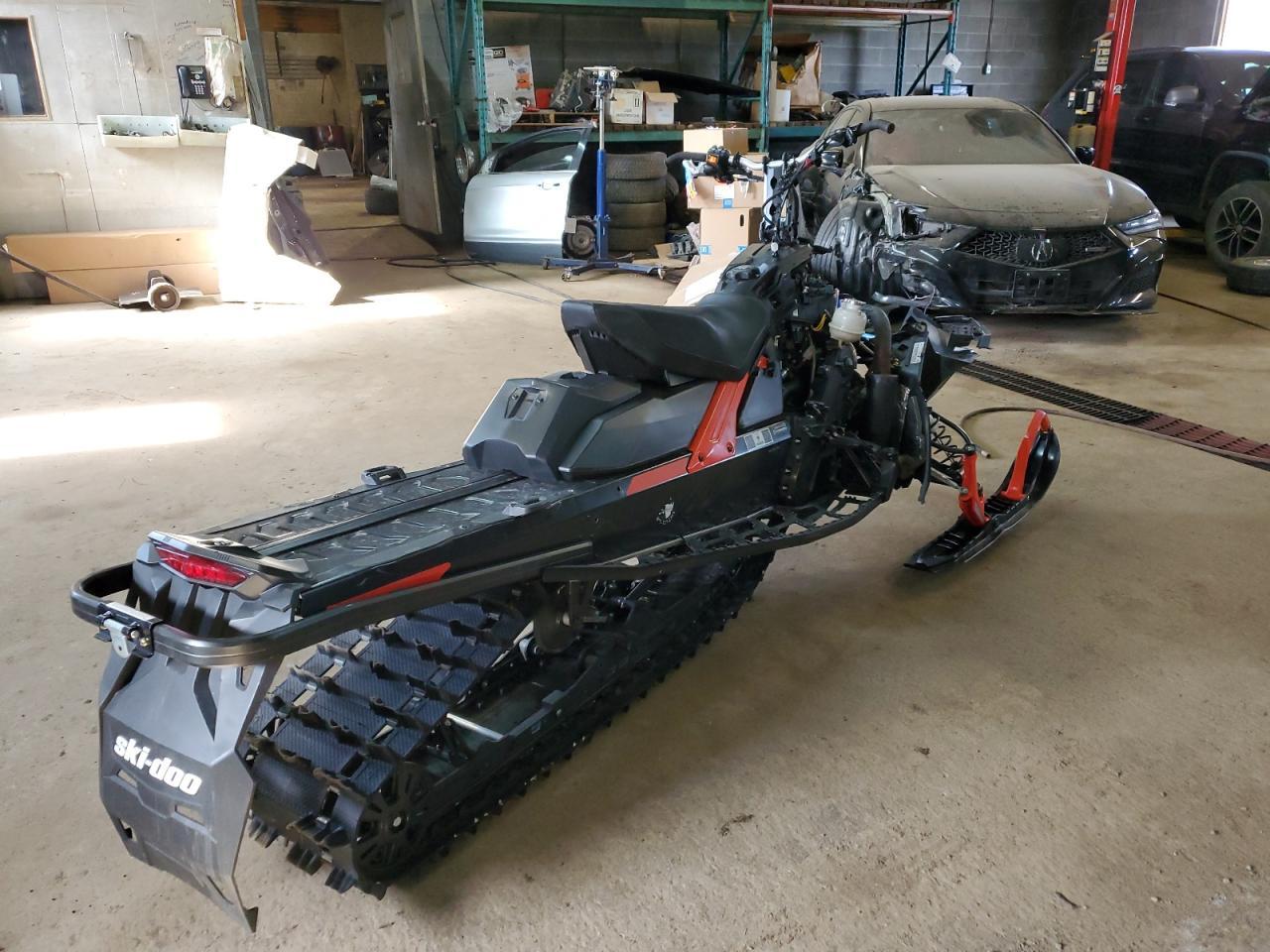2021 Skidoo Backcountr