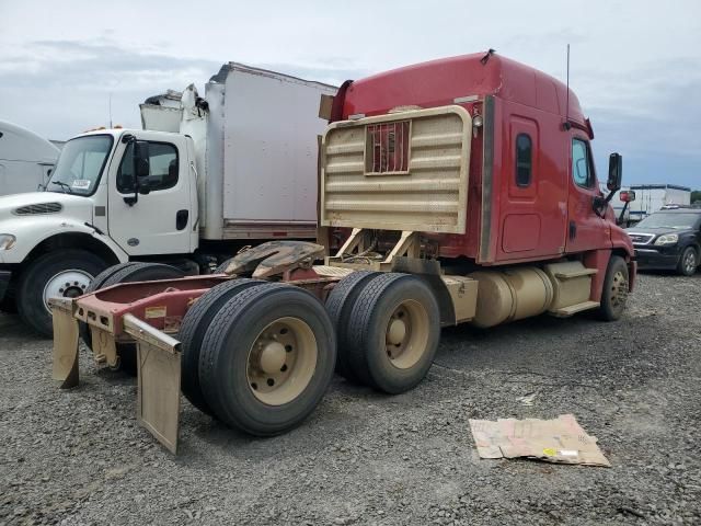 2016 Freightliner Cascadia 125 Semi Truck