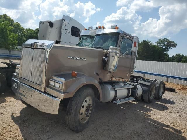 2010 Western Star 2010 Western Star 4900 Semi Truck
