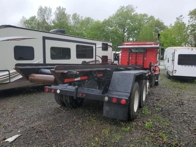 2007 Volvo VHD ROLL-OFF Container Truck