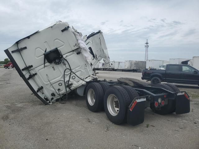 2022 Freightliner Cascadia 126