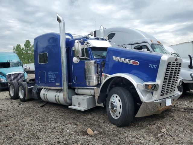 2015 Peterbilt Tractor 2015 Peterbilt 389 Semi Truck