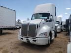 2014 Kenworth T680 Semi Truck