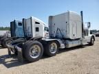 2016 Peterbilt 389 Semi Truck