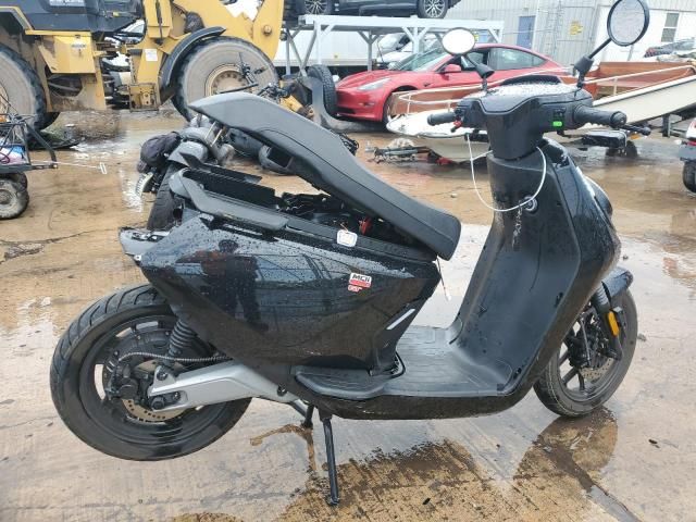 2022 NIU Scooter