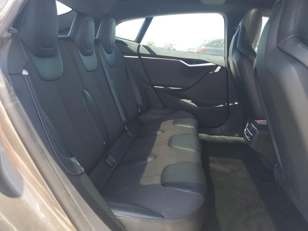 2016 Tesla Model S