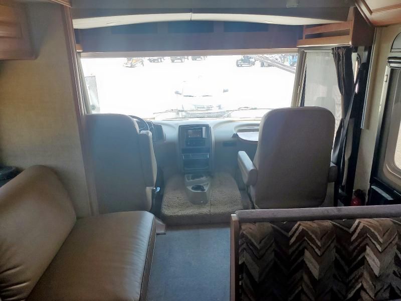 2017 Winnebago 2017 Ford F53