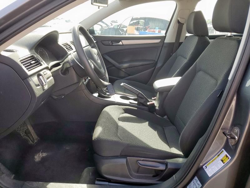 2013 Volkswagen Passat S
