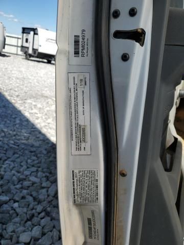 2018 Ford Econoline E450 Super Duty Cutaway Van