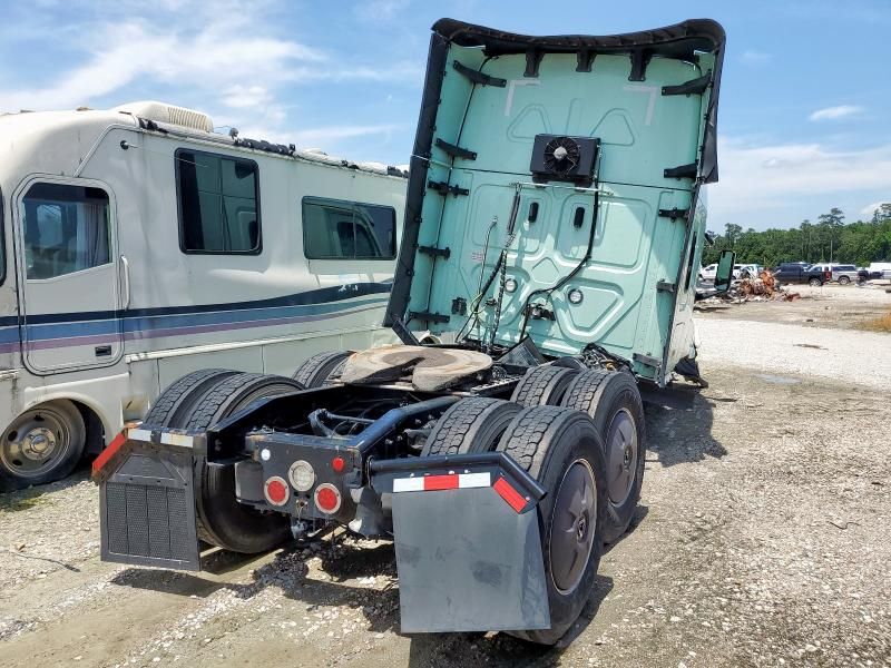 2022 Freightliner Cascadia 126 Semi Truck