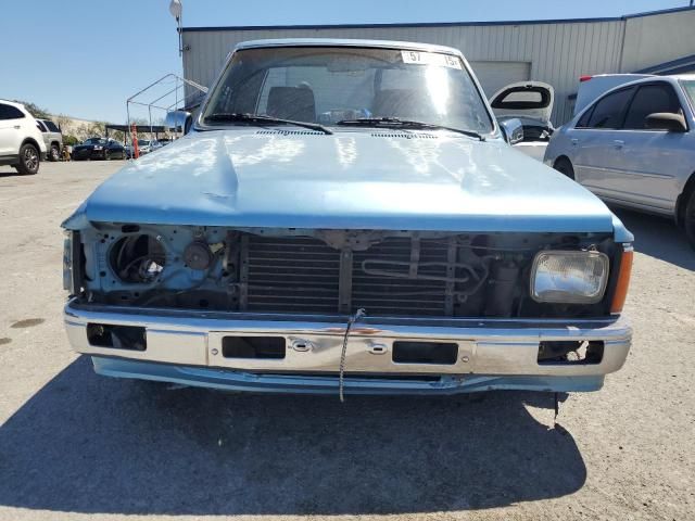 1985 Toyota Pickup Xtracab RN59 SR5