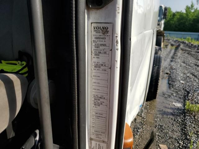 2007 Volvo VNL Semi Truck
