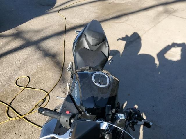 2025 Kawasaki EX500
