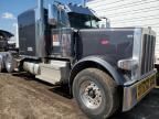 2023 Peterbilt 389 Semi Truck