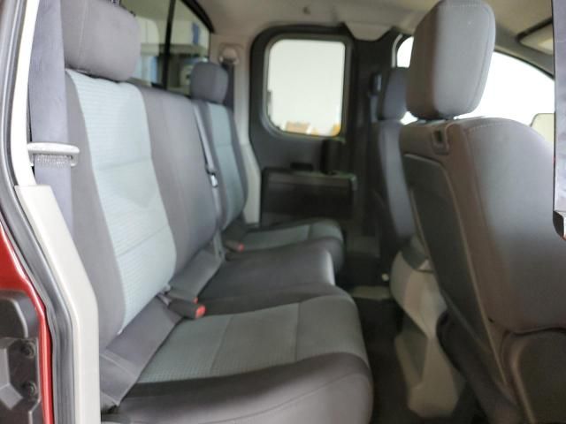2004 Nissan Titan XE