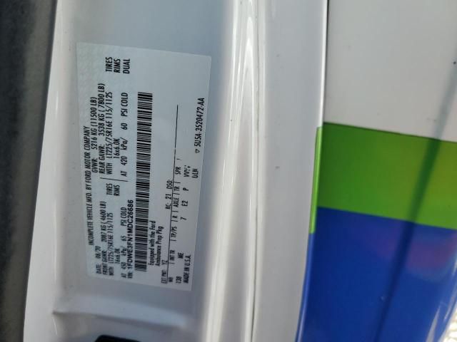2021 Ford Econoline E350 Super Duty Cutaway Van